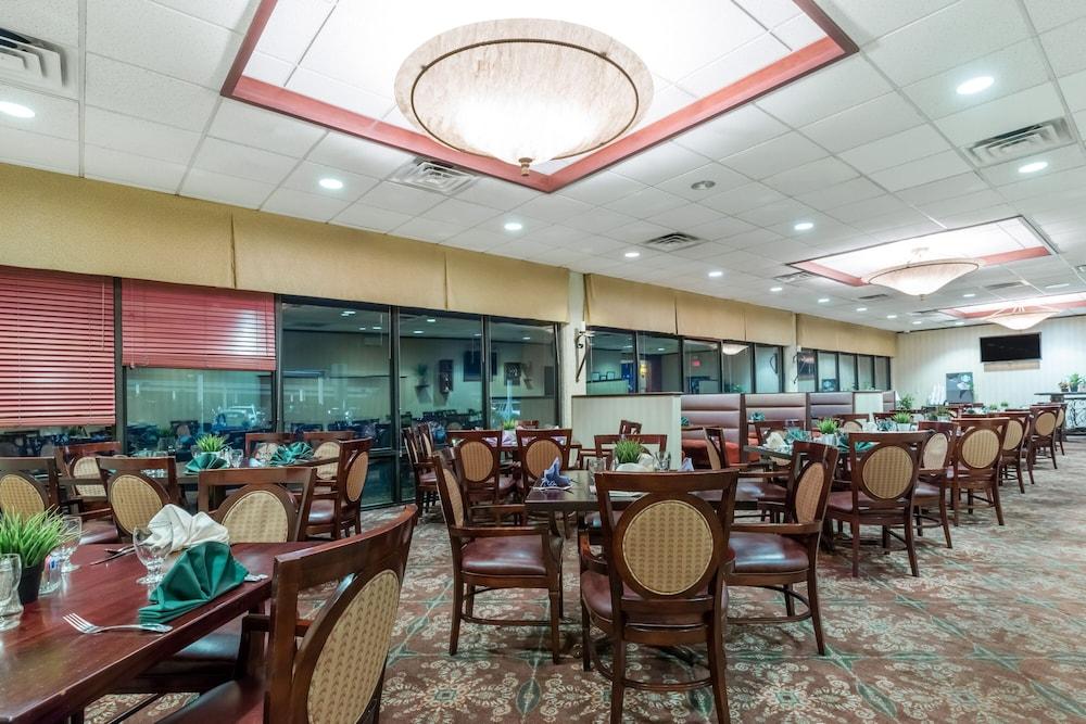 Clarion Hotel & Suites Mount Laurel Kültér fotó