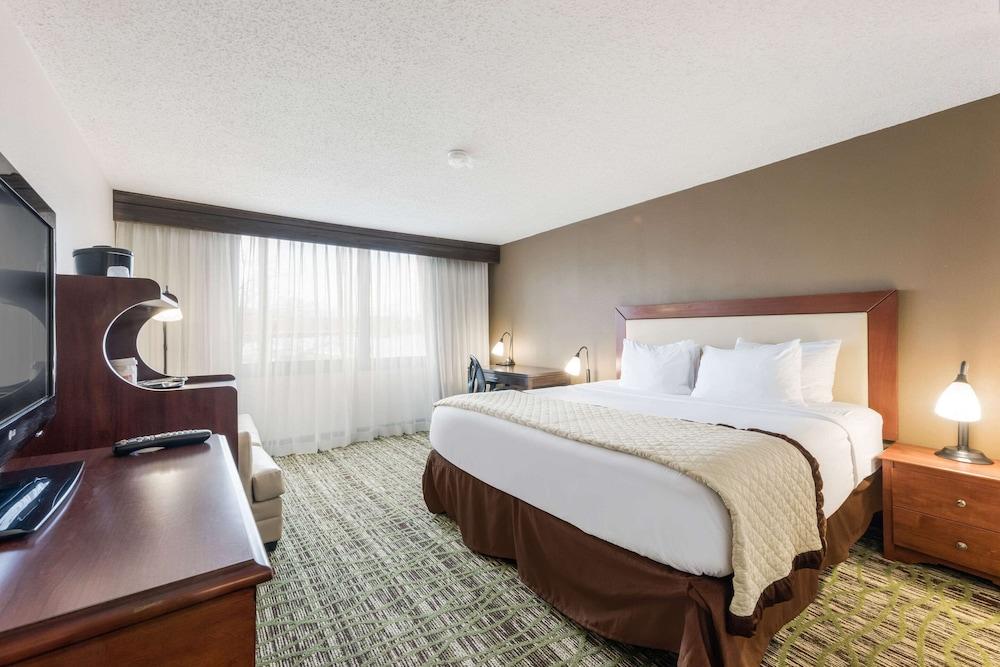 Clarion Hotel & Suites Mount Laurel Kültér fotó